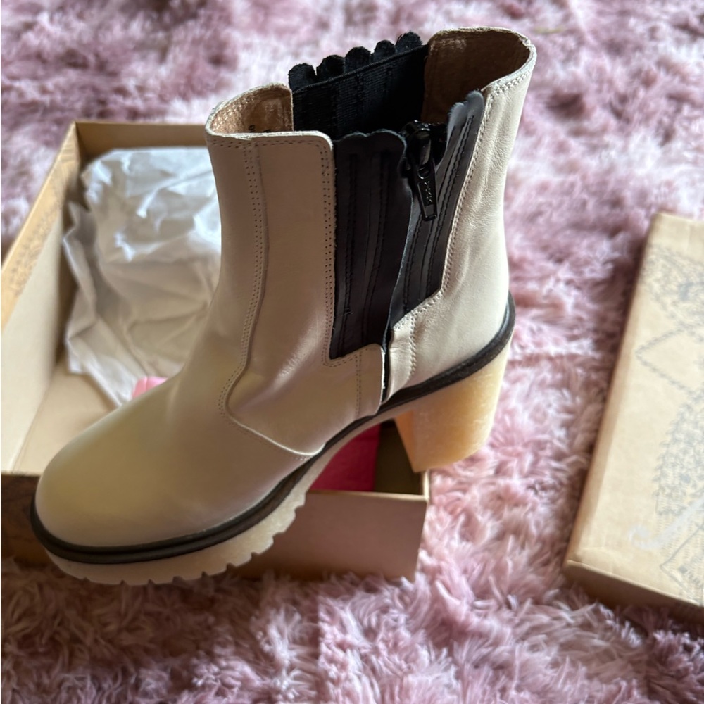 Free People White Leather Shoes
